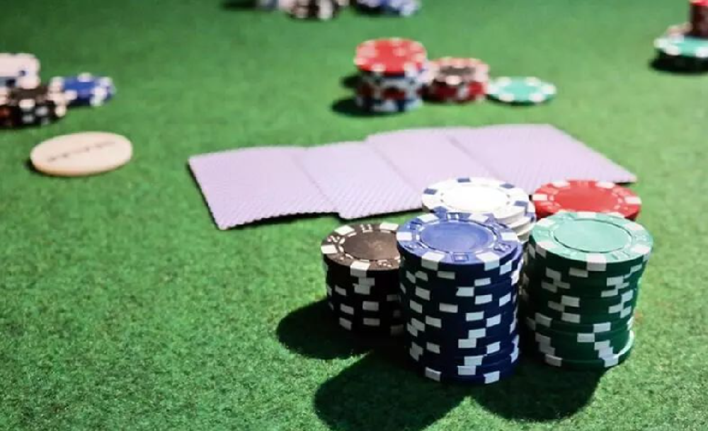 “围棋对决德扑：智能算法的较量”